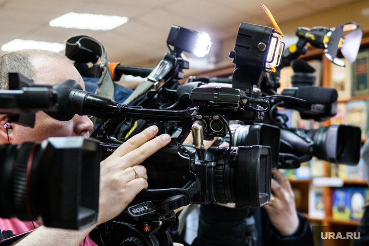    Трансляция прямого эфира Елены Молдован постоянно прерывалась