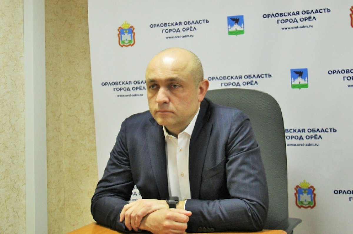    Парахин пообещал разобраться с проблемными крышами города