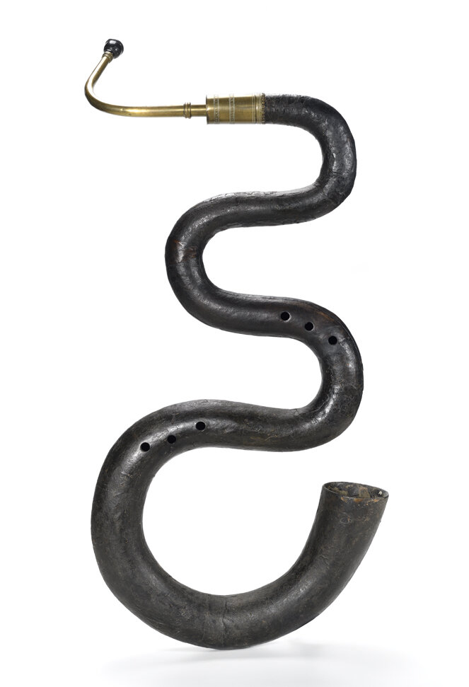 Серпент (Источник: https://en.wikipedia.org/wiki/Serpent_%28instrument%29)