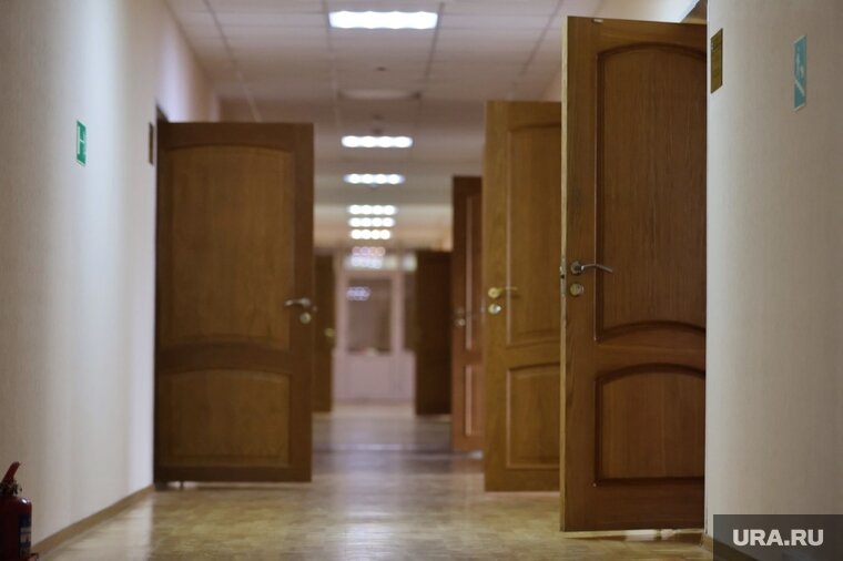    Теперь курганским чиновникам не приходится ждать включения в список, чтобы попасть в здание правительства