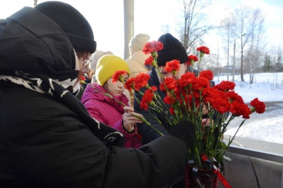    В Вышнем Волочке открыли мемориальную доску погибшему в СВО Сергею Лашину
