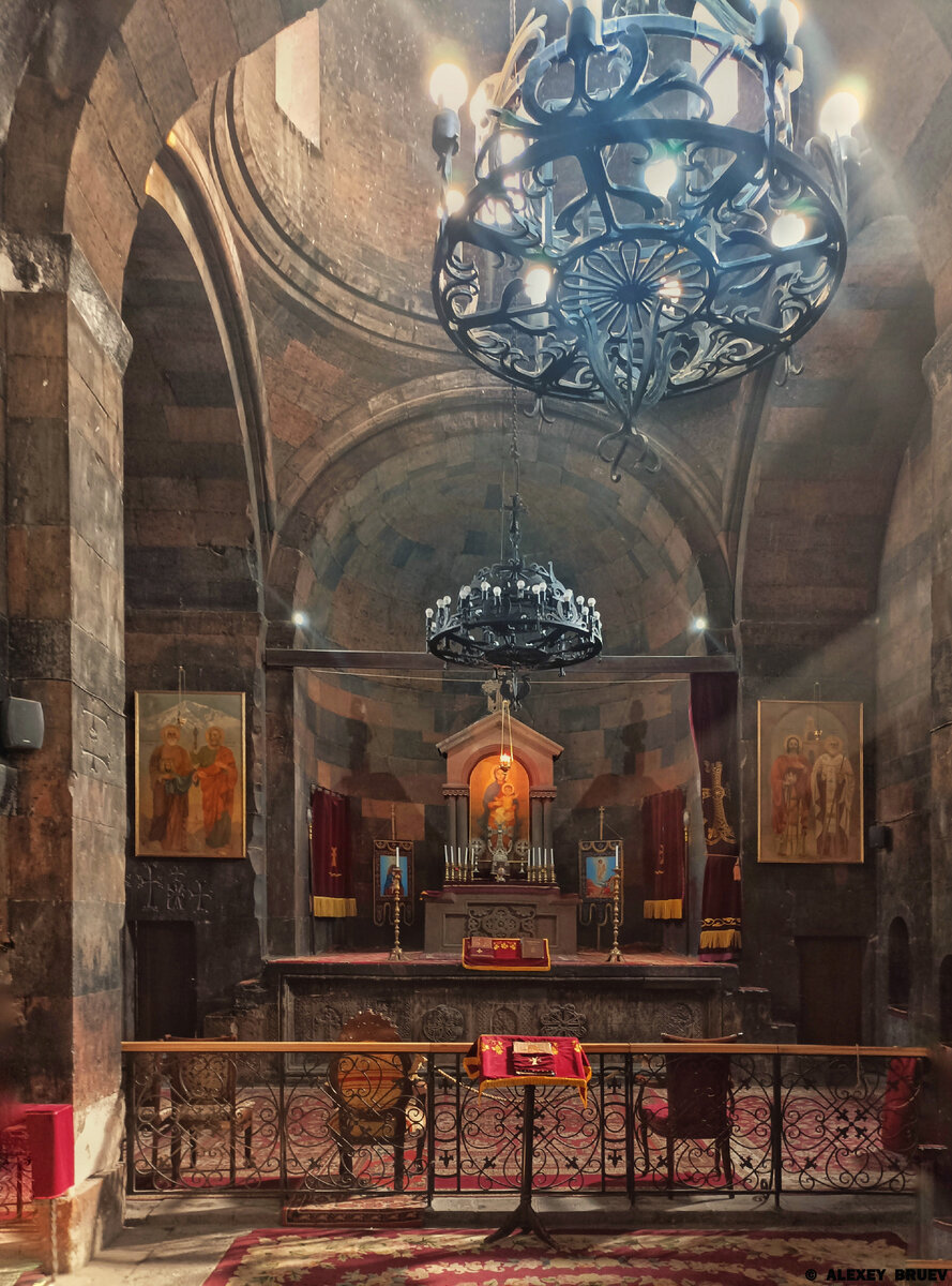 Интерьер церкви Пресвятой Богородицы, монастырь Хор Вирап, Армения