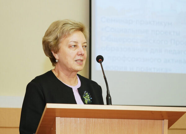    Профлидеров приветствовала первый заместитель губернатора Псковской области Вера ЕМЕЛЬЯНОВА