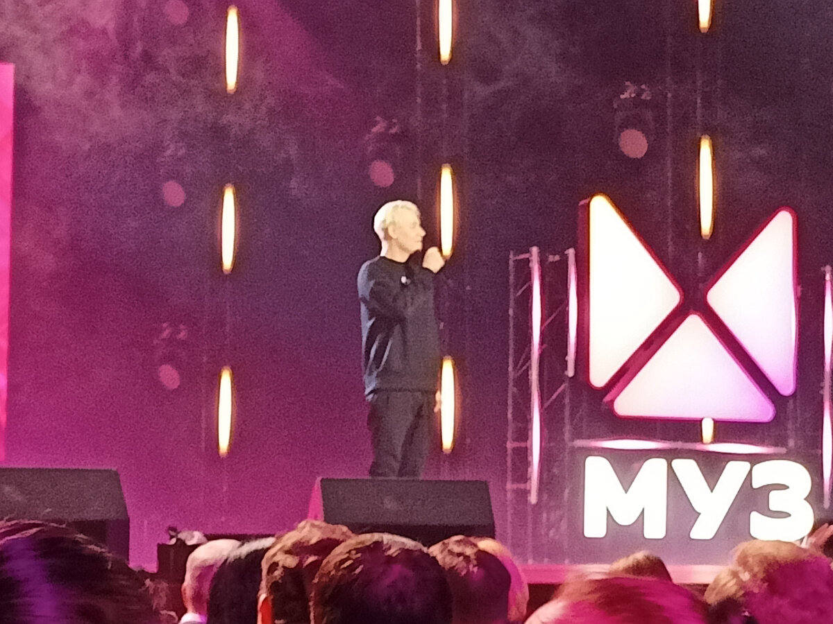 Михалков высоко оценивает творчество Шамана