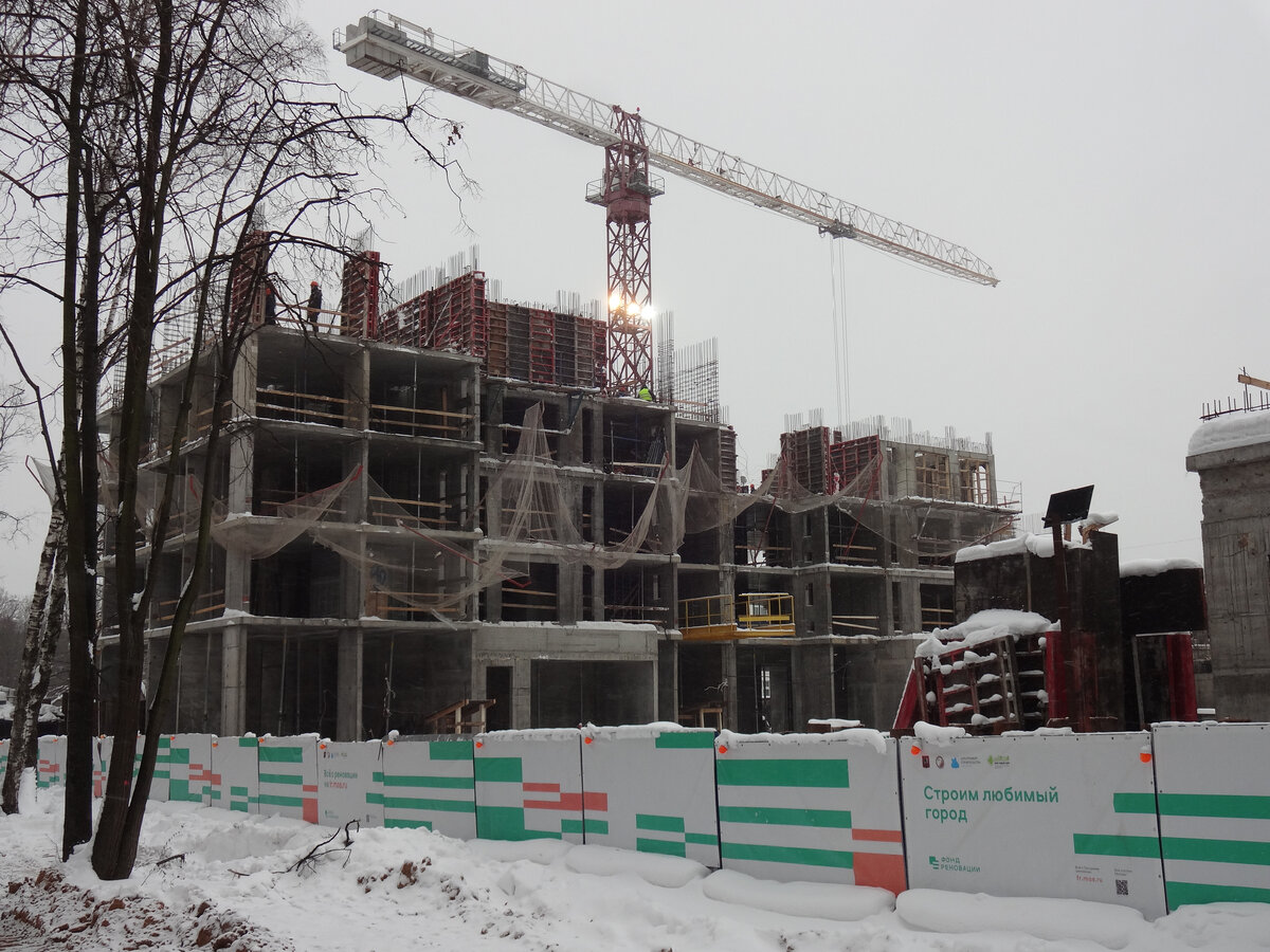 Маршала Чуйкова, 9. Строительство дома по реновации. Срок сдачи 2024 год. Фото автора