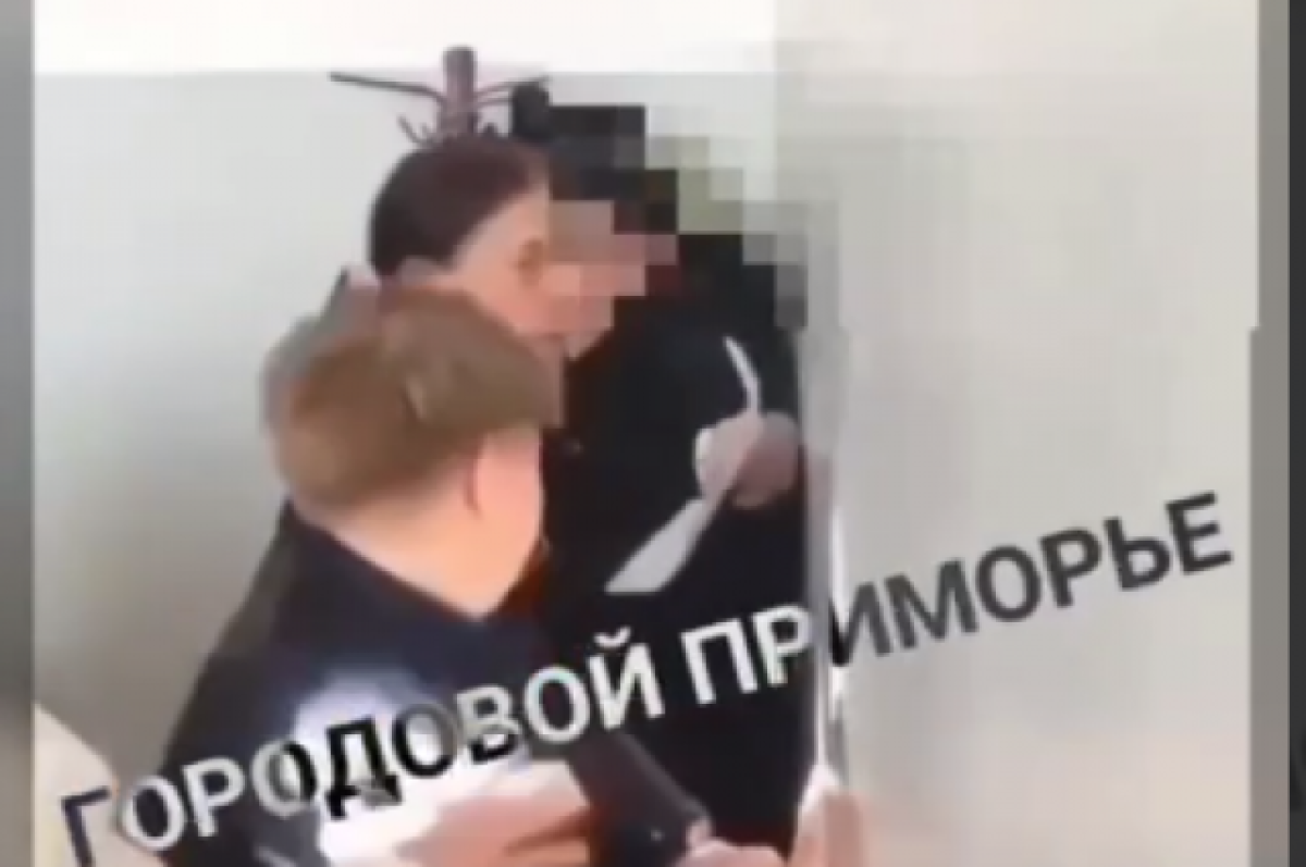    Следователи проверят видео с истязанием школьника в Уссурийске Приморья