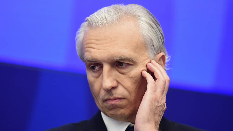 Дюков, когда надо объяснять российским журналистам, почему опять не перешли в Азию