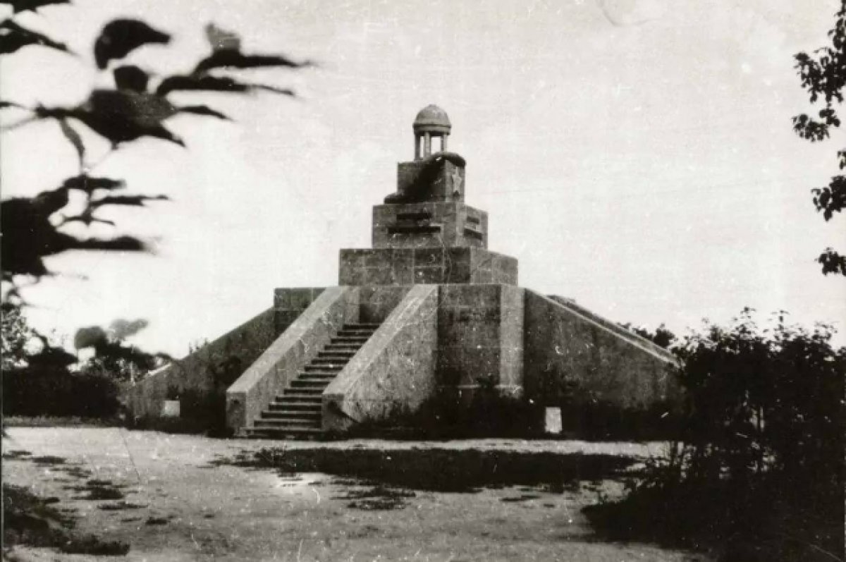    Памятник жертвам восстания 22 декабря 1918 года.