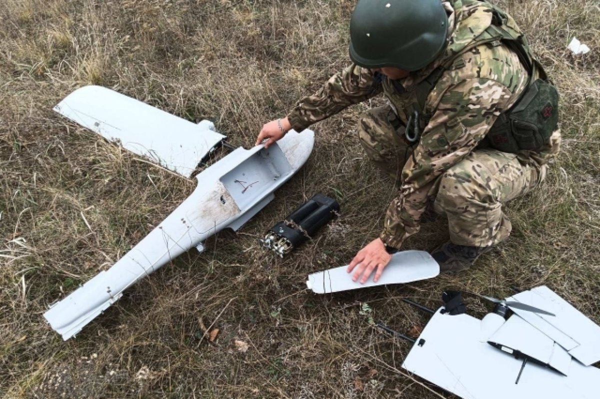    Блиндажи, окопы, вооружение, военные с автоматами в полном обмундировании: подобное приходилось видеть только в кино, а здесь реальность.