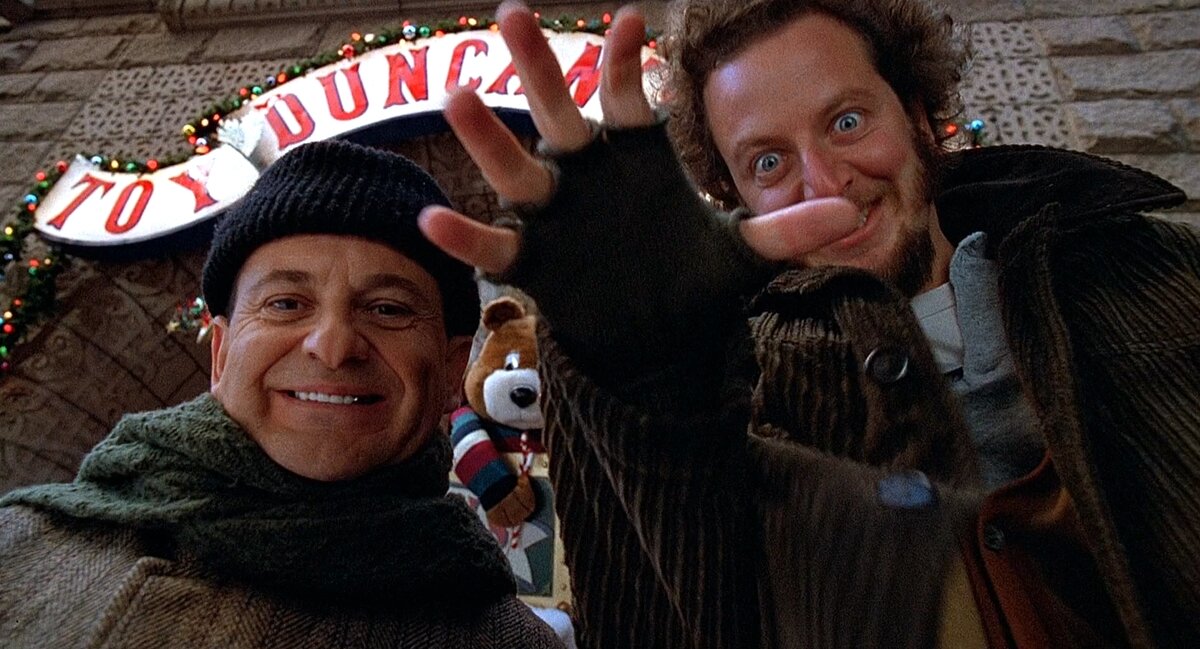 Кадр из фильма "Один дома 2: Потерянный в Нью-Йорке" (1992)