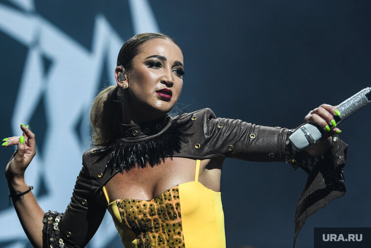    Ольга Бузова устраивает себе дни «без макияжа»