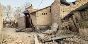    JISHISHAN, CHINA - DECEMBER 19: Rescuers conduct search and rescue operations after a 6.2-magnitude earthquake on December 19, 2023 in Jishishan Bonan, Dongxiang and Salar Autonomous County, Linxia Hui Autonomous Prefecture, Gansu Province of China. A 6.2-magnitude earthquake jolted Jishishan county in Gansu province on Monday, leaving at least 111 people dead. (Photo by Jia Shengyang/VCG ) Даниил Кугушев