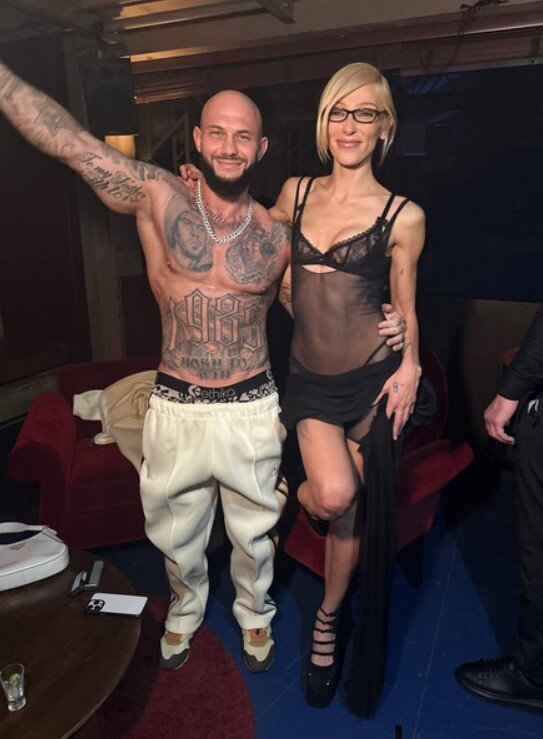 корпоратив засветы Фото эротика с голыми девушками