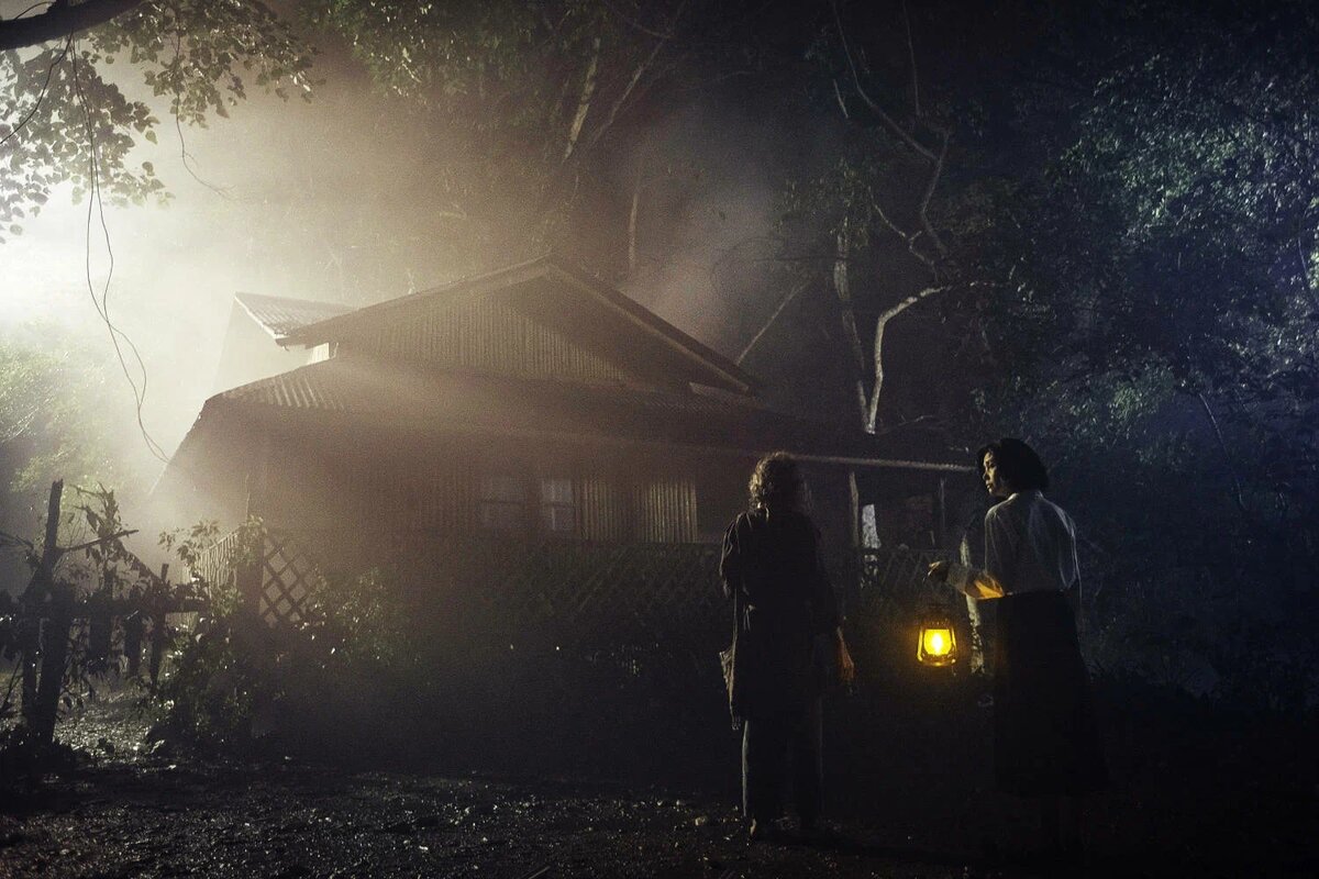 реинкарнация картины с того света трейлер 2023. трещины фильм 2022. реинкарнация / hereditary (2018). реинкарнация картины с того света трейлер 2023. человек в лесу.