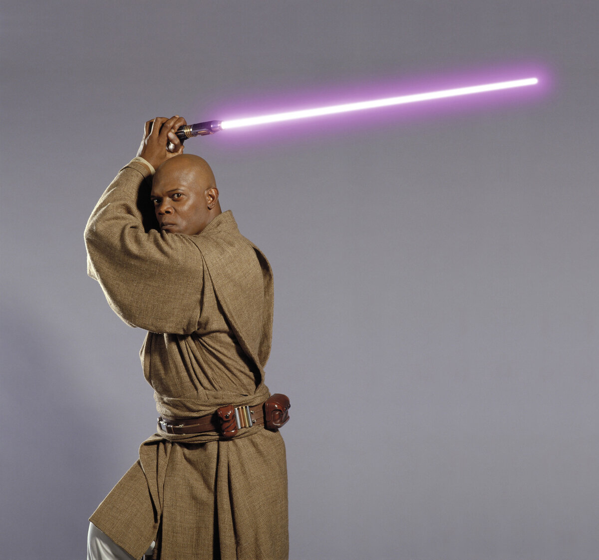 Mace windu. Сэмюэль Джексон Джедай. Сэмюэль л Джексон Звёздные войны. Сэмюэл л Джексон Мейс винду. Мейс винду Звездные войны.