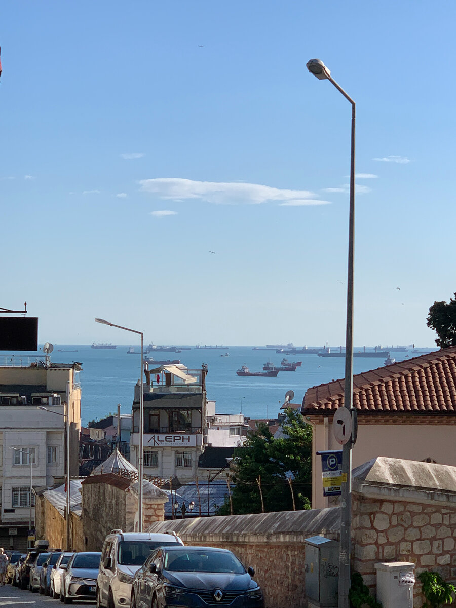 Фатих это интересные улицы, старые мечети и вид на Босфор