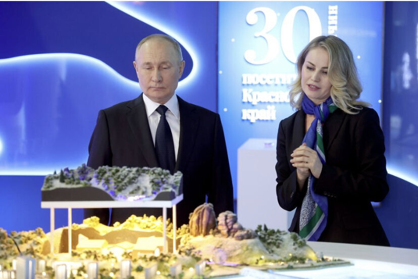 Президент и сам во 2-й раз побывал на выставке