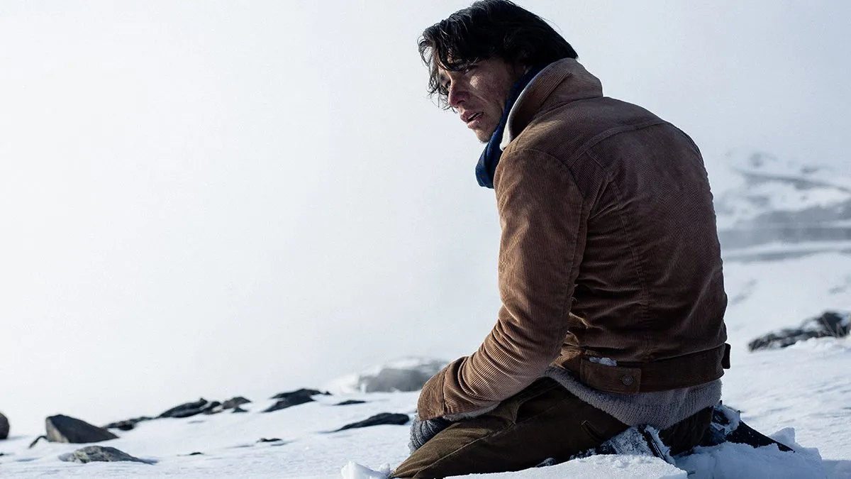 снегопад в москве. общество снега (2023). общество снега на реальных. ноги в сугробе. уровень снега в сибири.