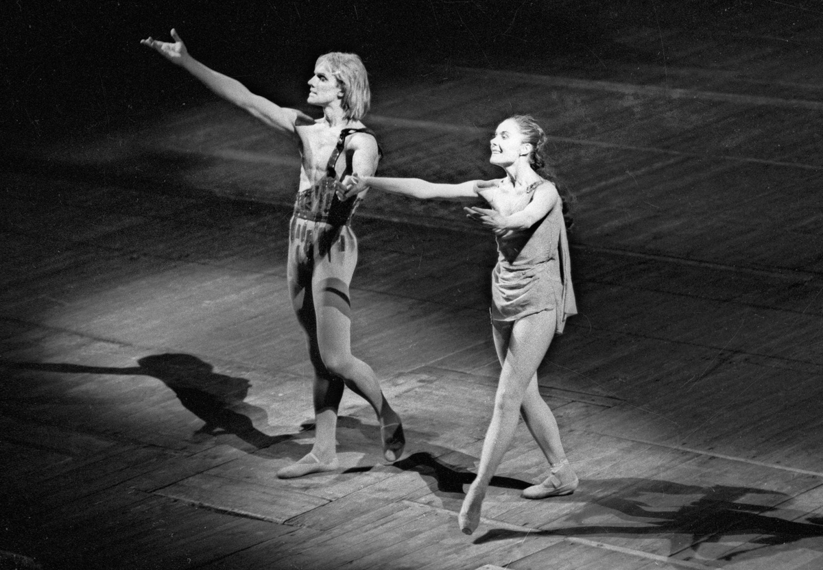 Александр Годунов и Людмила Сморгачёва после исполнения адажио из балета «Спартак» на II Международном конкурсе артистов балета в 1973 году