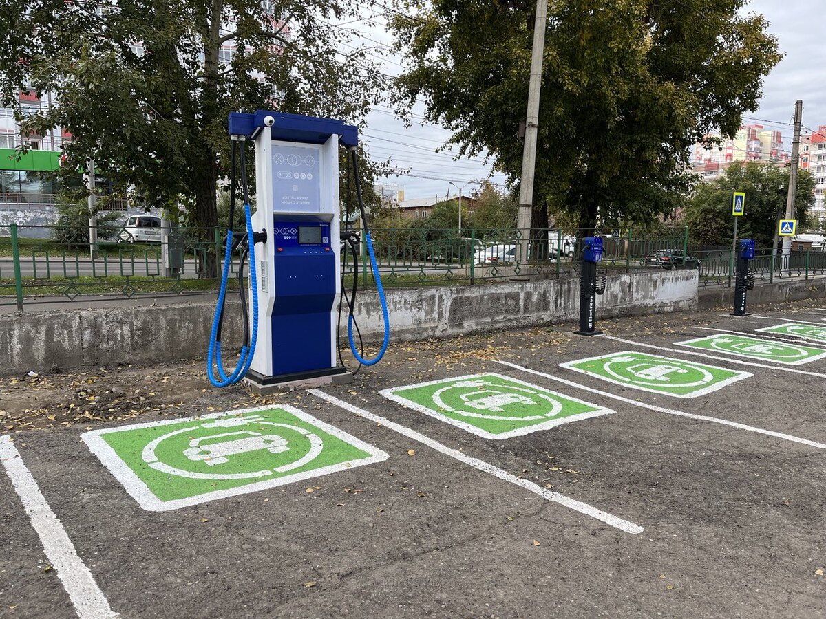     На красноярских ЭЗС можно заряжать электрических «китайцев» и «европейцев» всех типов