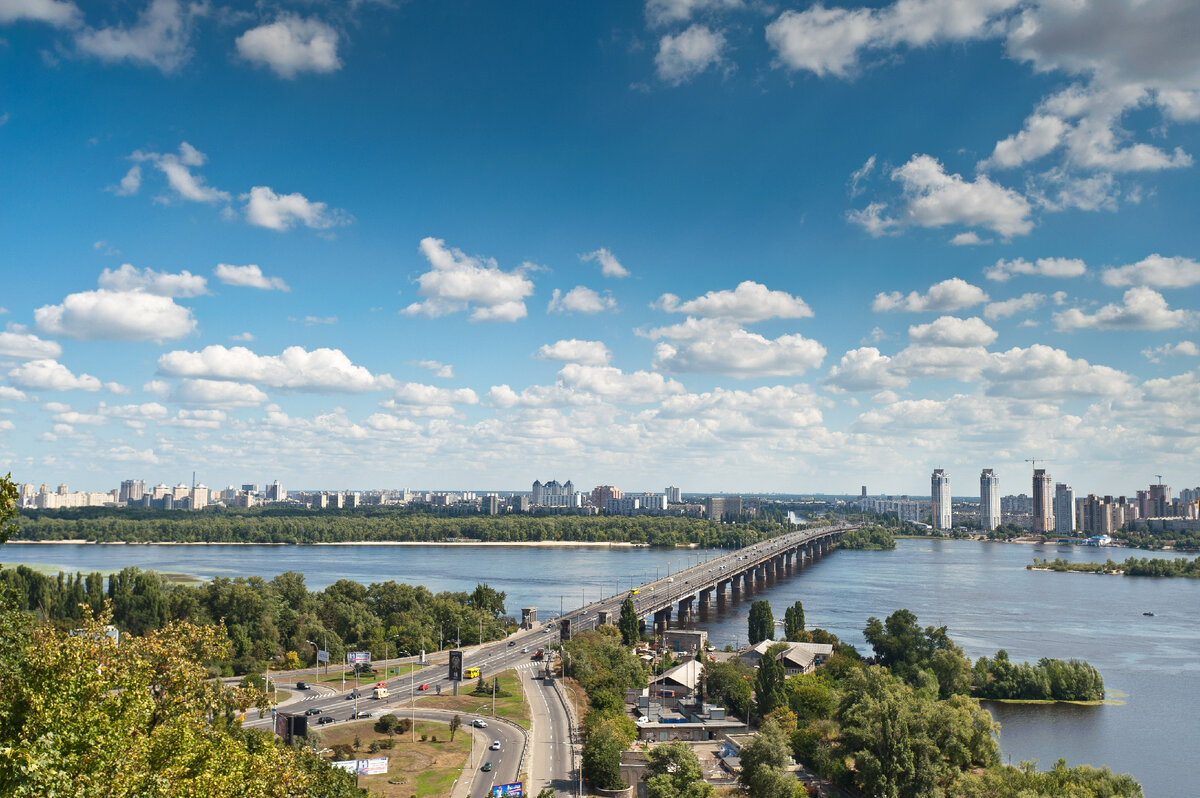 Вид на реку Днепр в центре Киева