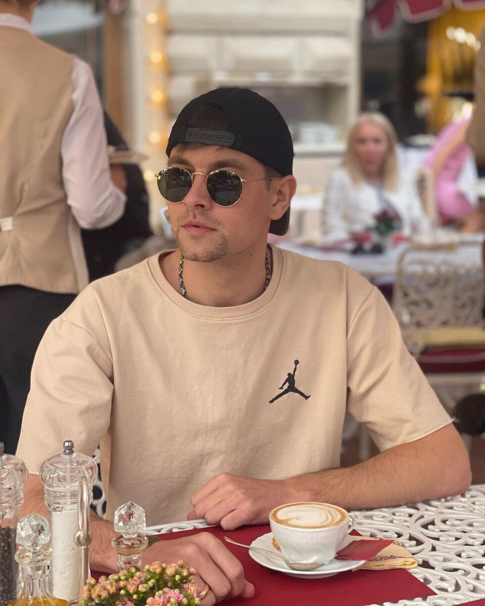 Бывший участник Дом-2 Дмитрий Дмитренко 