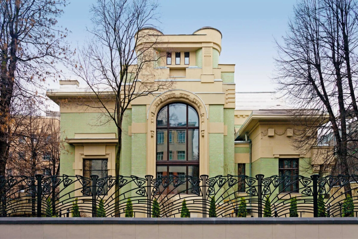 Особняк А.И. Дерожинской в наше время. Адрес: Кропоткинский переулок, 13. Фото отсюда: https://experience.tripster.ru