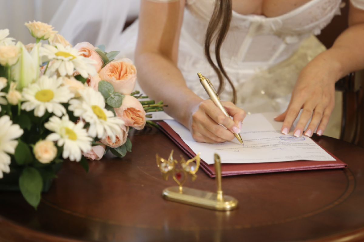    ЗАГС опубликовал обновлённый график работы в новогодние праздники