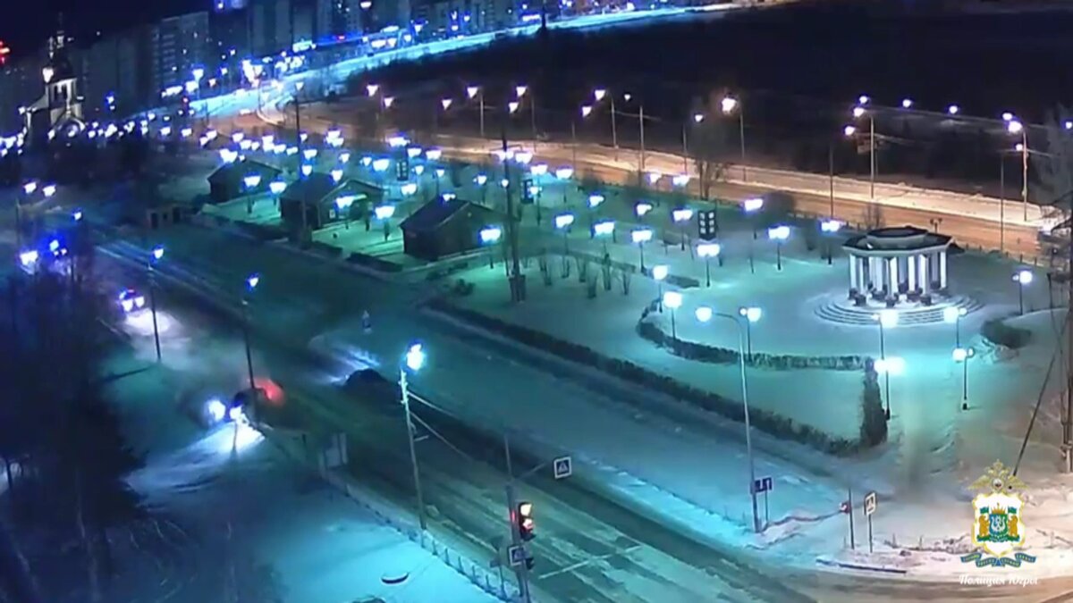    Работник автомойки в Нефтеюганске угнал машину и попал в аварию