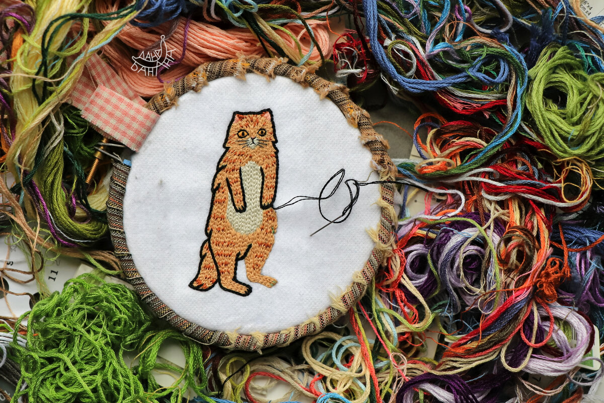 Кошек даже одомашнивать не пришлось — сметливая зверюга сама пришла туда, где еда: «Здрасьте, теперь у вас есть я!»