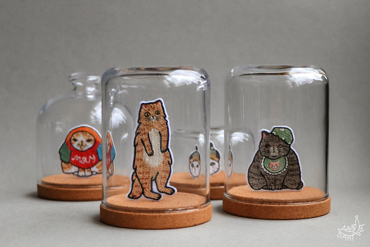 Под стеклянным колпаком: котики-музейные экспонатики)