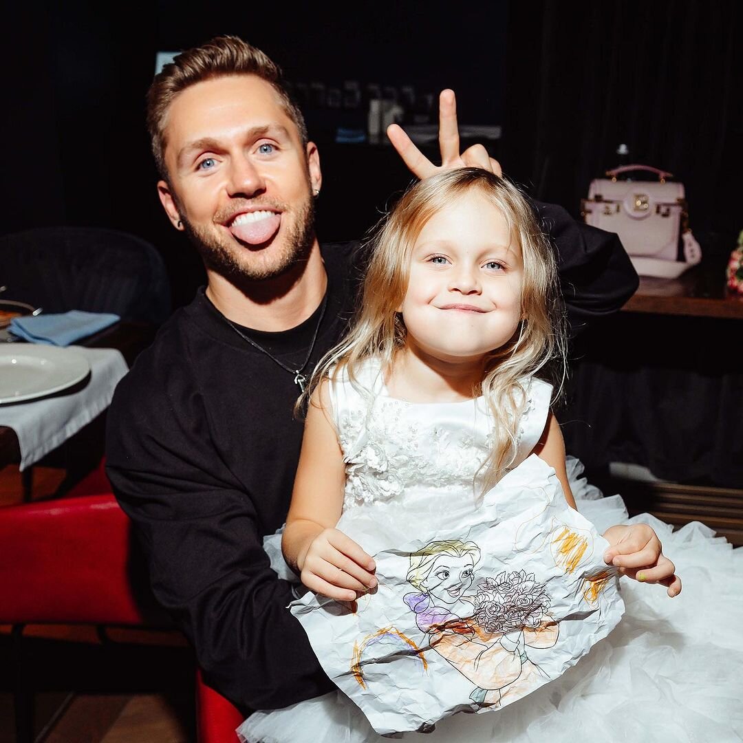 Грустная картина дождик. Стих красивой женщине которую. Не отрекаются дюбя текс. Раствориться в нежности. Даже самая песня.