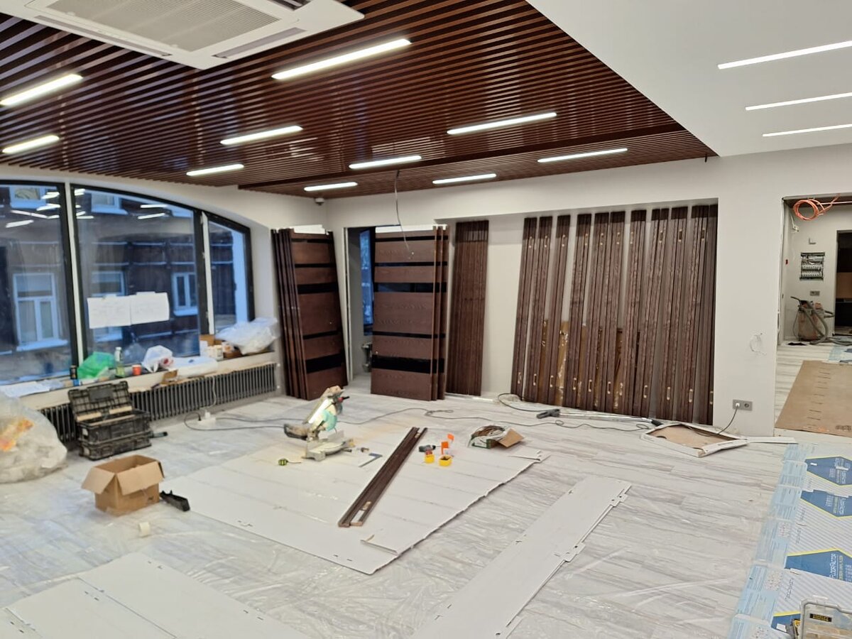 skladpotolkov.ru/kuboobraznye-potolki-pod-derevo