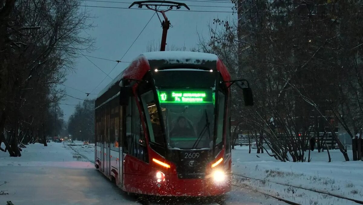     В новогоднюю ночь в Ижевске проехать на электротранспорте можно будет бесплатно. Акция продлится до 03:30 первого дня 2024 года. Об этом сообщила пресс-служба МУП «ИжГЭТ».