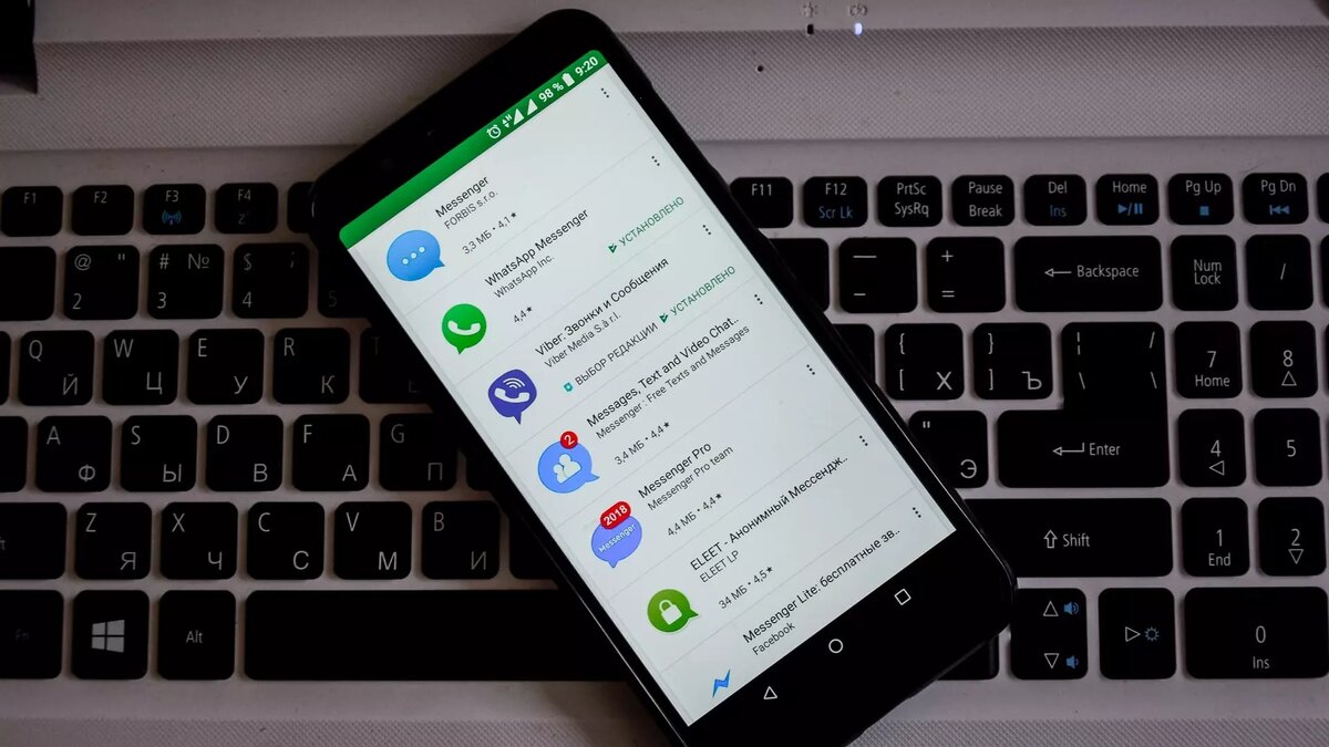     Президент России Владимир Путин принял закон, запрещающий школьникам использовать телефоны на уроках. Юрист Евгения Примечаева рассказала, как он должен трактоваться.