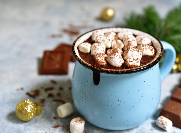 Настоящий горячий шоколад готовят совсем не из какао-порошка, и не из растворимых гранул. Для его приготовления потребуется хорошая плитка темного шоколада, с не менее чем с 60%-ным содержанием какао.-3