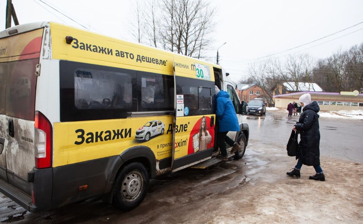 Нога повисла»: тулячка получила травму на скользкой остановке в Скуратово |  Myslo.ru | Дзен