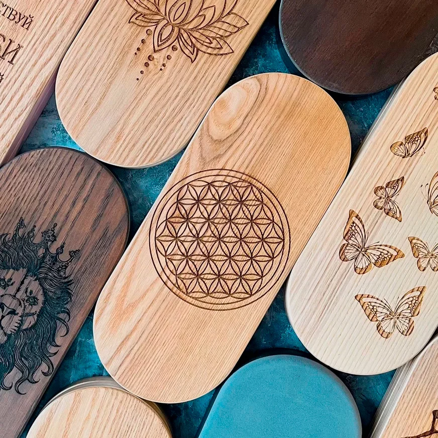 Украсьте доску садху гравировкой с индивидуальным дизайном