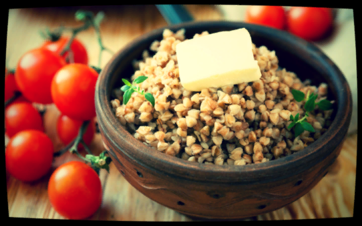 Вот завтрак, который состоит из белков, жиров и углеводов. 