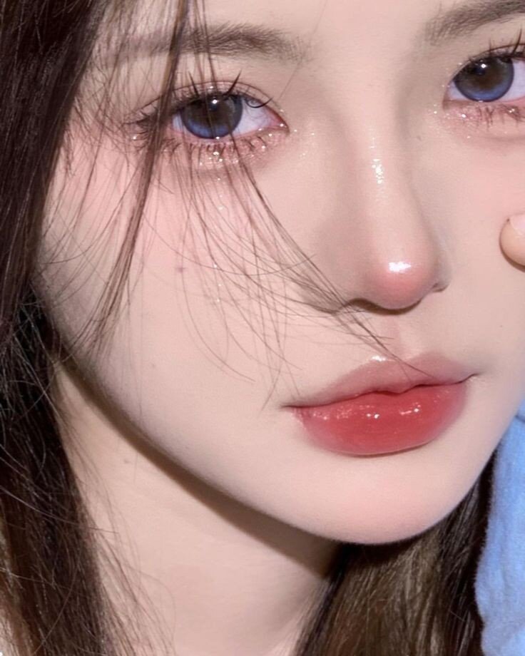 Пример "яркого" макияжа