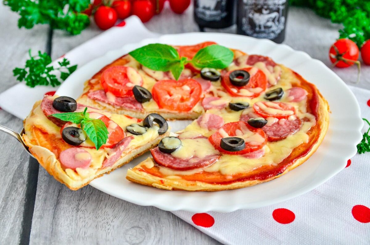 Быстрая пицца на сковороде. Быстрая пицца. Быстрая пицца на сковороде. Ленивая пицца на сковороде. Ленивая пицца на сковороде.