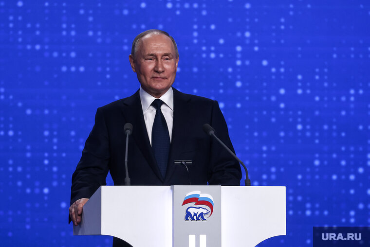    Владимир Путин идет на выборы самовыдвиженцем