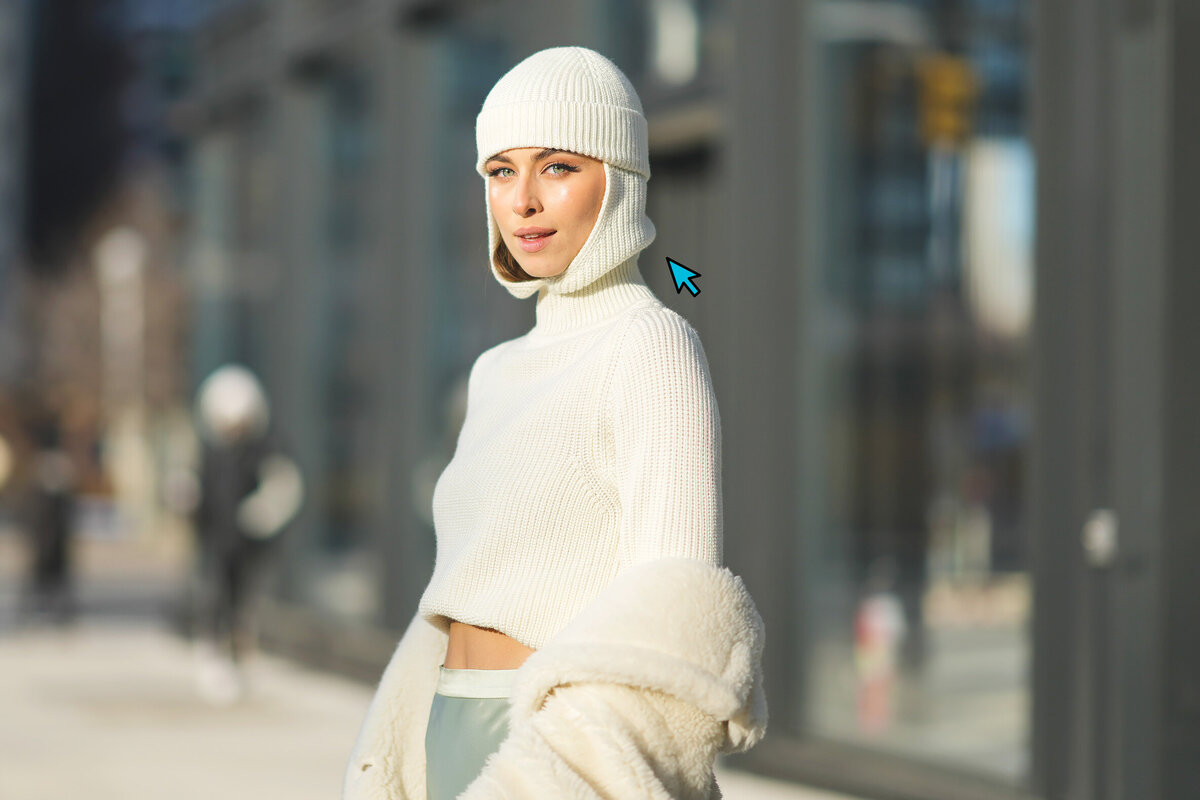     С чем носить балаклаву: 10 стильных образов с пуховиками, пальто и куртками