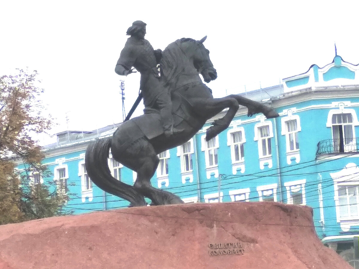 Памятник коловрату в рязани фото Скульптуры и памятники Рязани: от Евпатия Коловрата до Владимира Ленина. Путешес