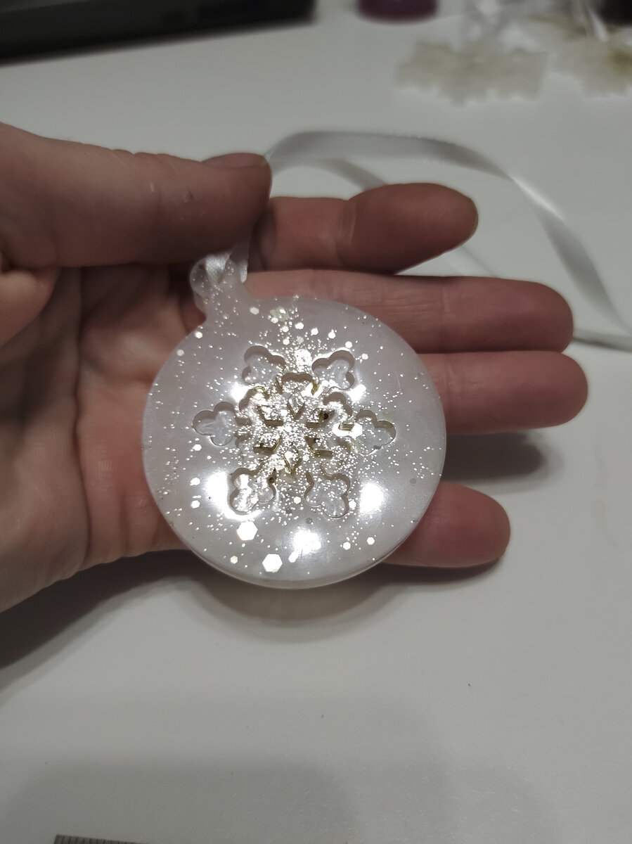 Шарик из эпоксидной смолы