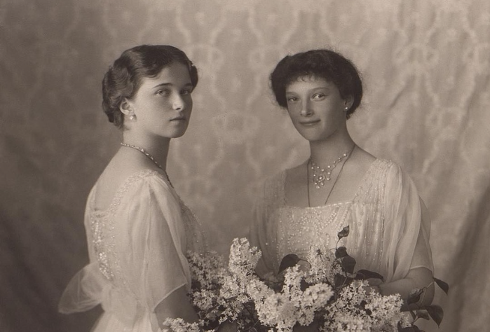 Великие княжны Ольга и Татьяна, фото 1914 года.