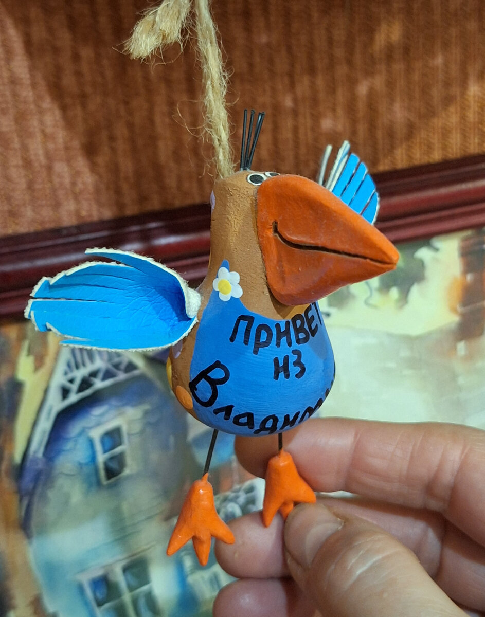 Счастливую ворону, которую когда-то привезли с сестрой из Владимира.