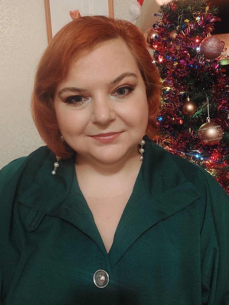 Фото прошлого года, в этом мы ещё не нарядили ёлку