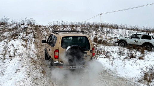 Доигралась иномарка. НИВА и Шнива разорвали Mitsubishi Pajero Sport