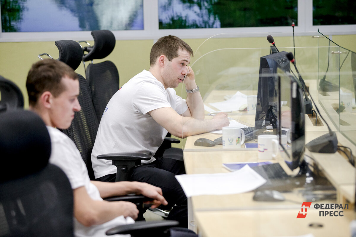 Самой рутинной задачей омичи назвали работу с бумагами.  Фото: ФедералПресс / Евгений Поторочин